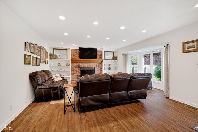 913 Arrowwood Drive, Carmel, IN 46033