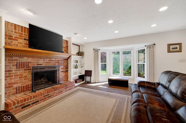 913 Arrowwood Drive, Carmel, IN 46033