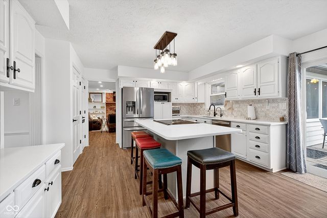 913 Arrowwood Drive, Carmel, IN 46033