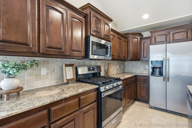 6913 N 128th Court, Owasso, OK 74055