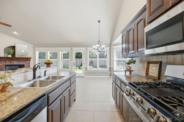 6913 N 128th Court, Owasso, OK 74055
