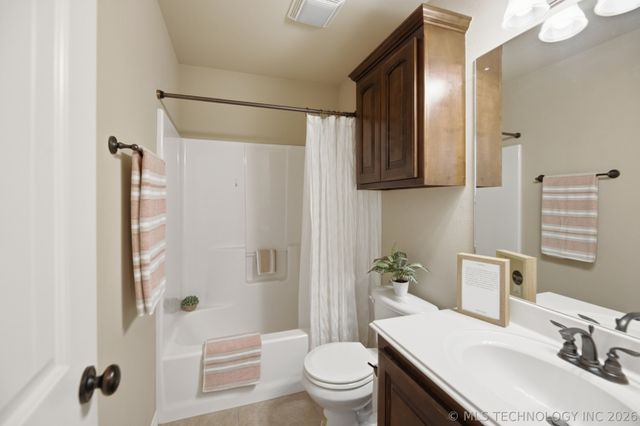 6913 N 128th Court, Owasso, OK 74055