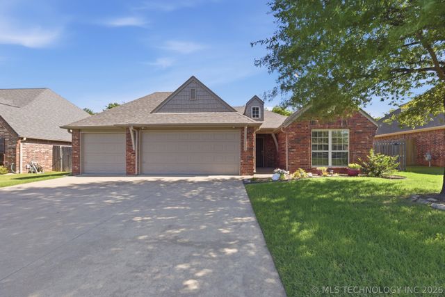 6913 N 128th Court, Owasso, OK 74055