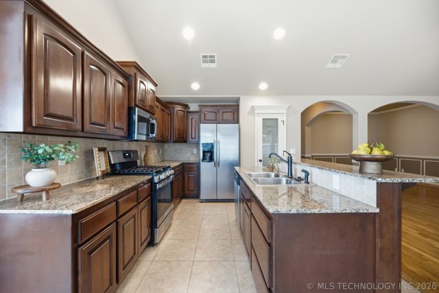 6913 N 128th Court, Owasso, OK 74055