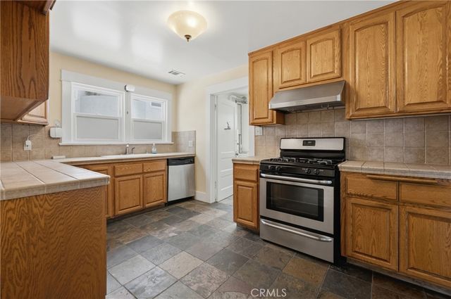 724 Elm Avenue, Long Beach, CA 90813
