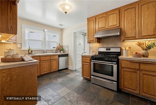 724 Elm Avenue, Long Beach, CA 90813