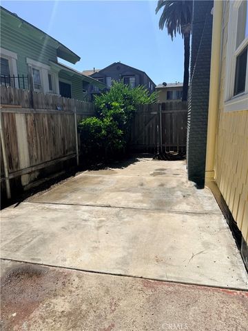 724 Elm Avenue, Long Beach, CA 90813