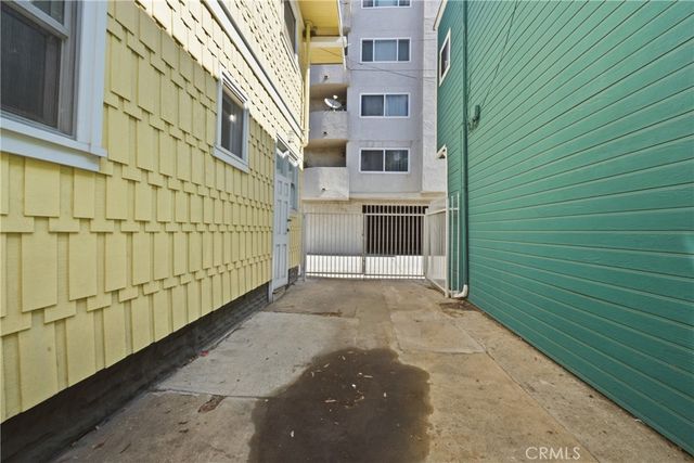724 Elm Avenue, Long Beach, CA 90813