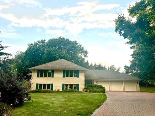 12236 48th Place N, Plymouth, MN 55442