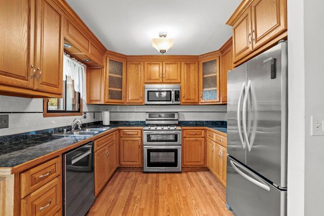 114 Carpenter COURT, Mukwonago, WI 53149