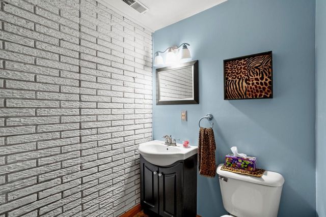 114 Carpenter COURT, Mukwonago, WI 53149