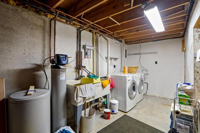 114 Carpenter COURT, Mukwonago, WI 53149