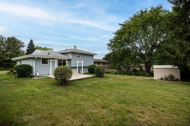 114 Carpenter COURT, Mukwonago, WI 53149