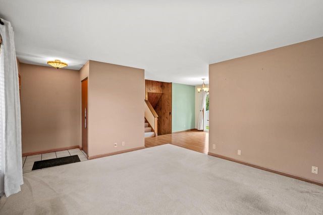 114 Carpenter COURT, Mukwonago, WI 53149