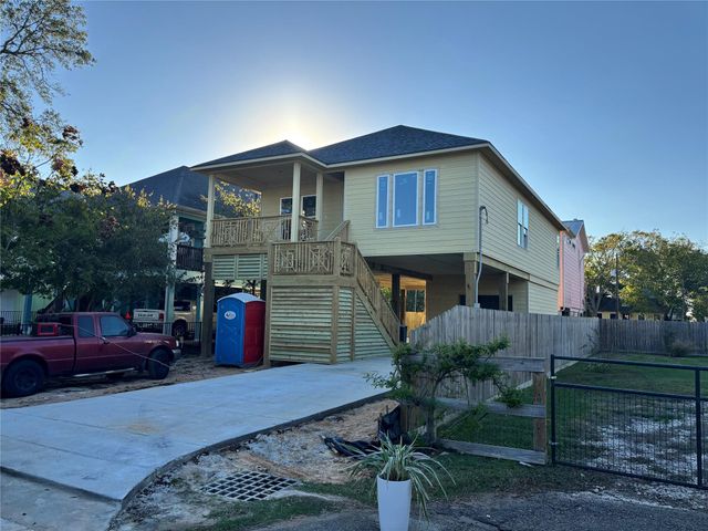 506 Pine Road, Kemah, TX 77565