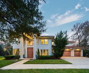 3 Farington Way, The Woodlands, TX 77382