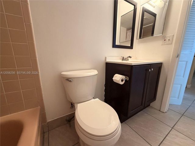 7620 NW 18th Street 403, Margate, FL 33063
