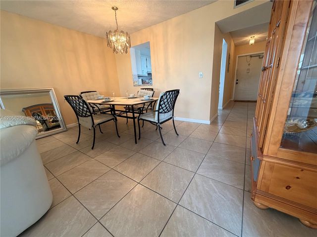 7620 NW 18th Street 403, Margate, FL 33063