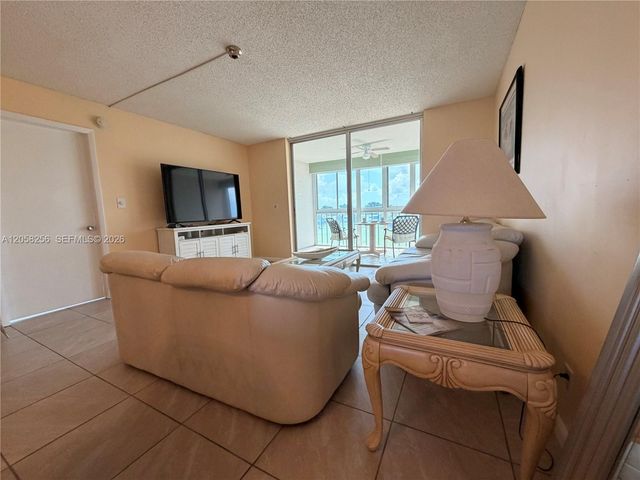 7620 NW 18th Street 403, Margate, FL 33063
