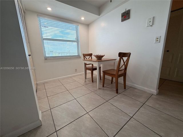 7620 NW 18th Street 403, Margate, FL 33063