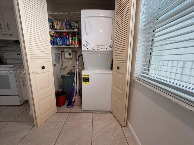 7620 NW 18th Street 403, Margate, FL 33063