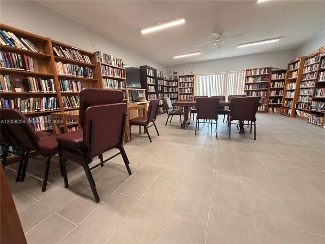 7620 NW 18th Street 403, Margate, FL 33063