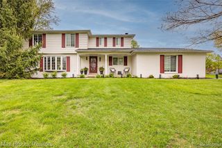 2275 Park Ridge Drive, Bloomfield Hills, MI 48304