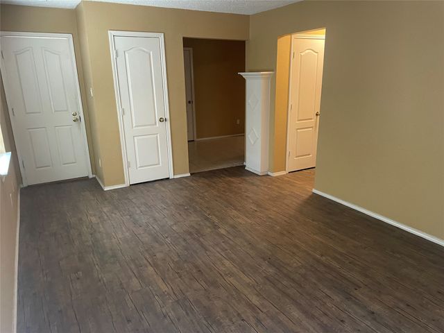 908 N Zang Boulevard A, Dallas, TX 75208