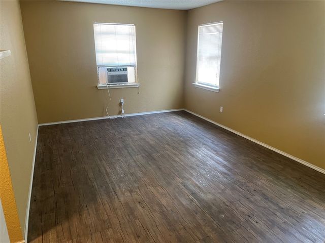 908 N Zang Boulevard A, Dallas, TX 75208