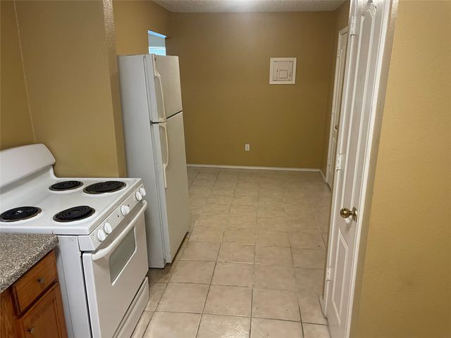 908 N Zang Boulevard A, Dallas, TX 75208