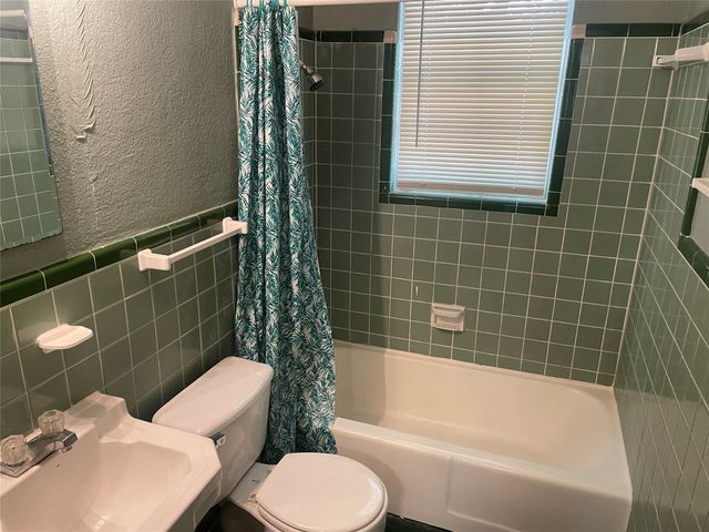 908 N Zang Boulevard A, Dallas, TX 75208