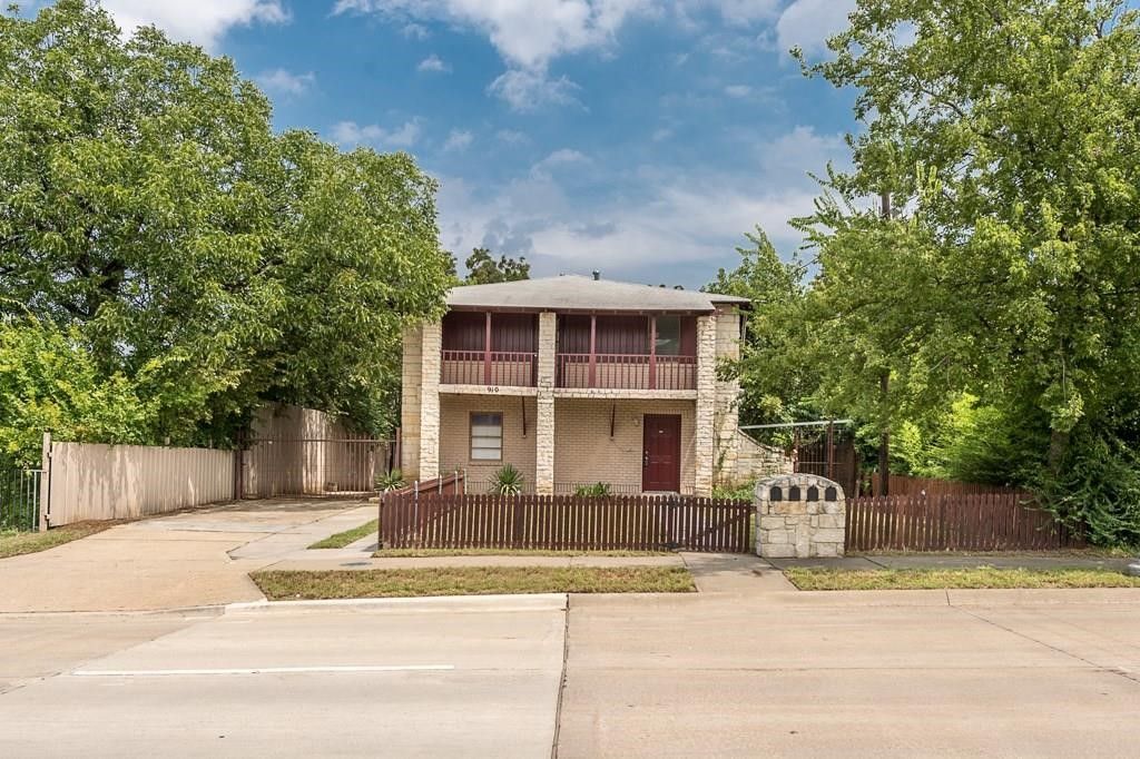 908 N Zang Boulevard A, Dallas, TX 75208