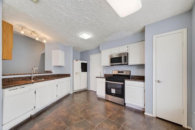 319 Richvale Lane, Houston, TX 77598