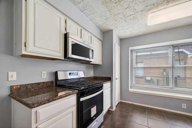 319 Richvale Lane, Houston, TX 77598