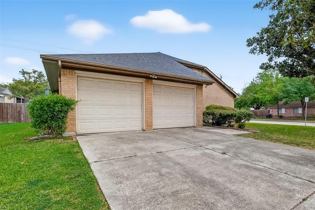 319 Richvale Lane, Houston, TX 77598