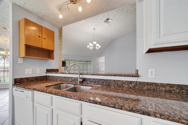 319 Richvale Lane, Houston, TX 77598