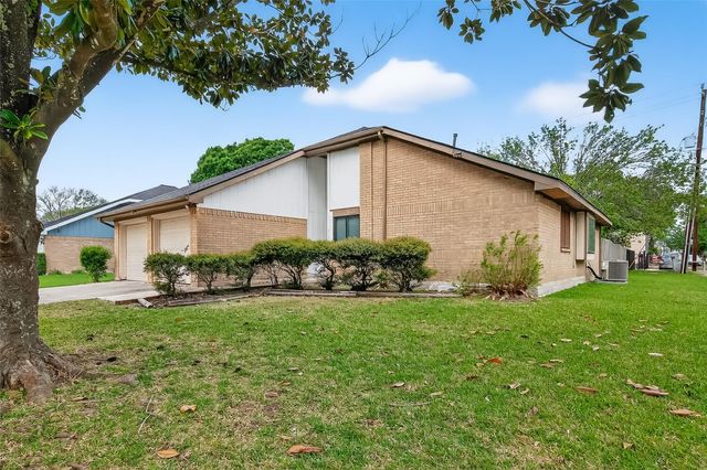 319 Richvale Lane, Houston, TX 77598