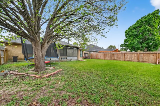 319 Richvale Lane, Houston, TX 77598