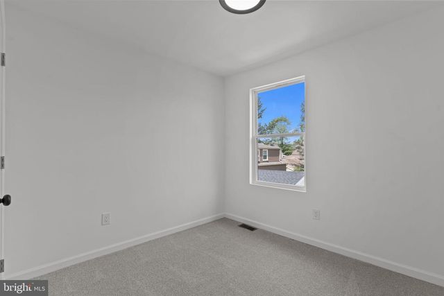 2151 MAPLE AVE, Croydon, PA 19021