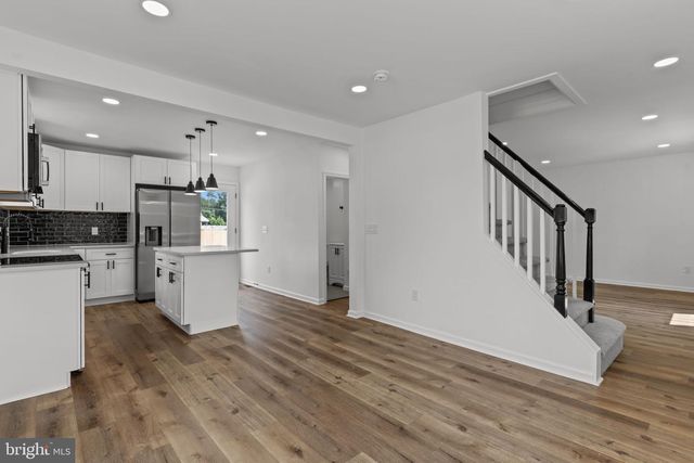 2151 MAPLE AVE, Croydon, PA 19021