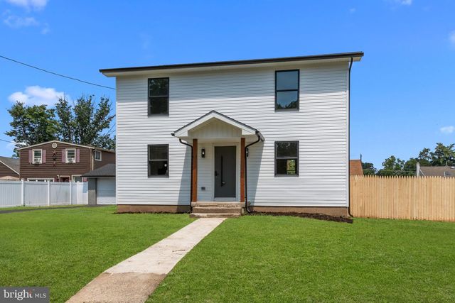 2151 MAPLE AVE, Croydon, PA 19021