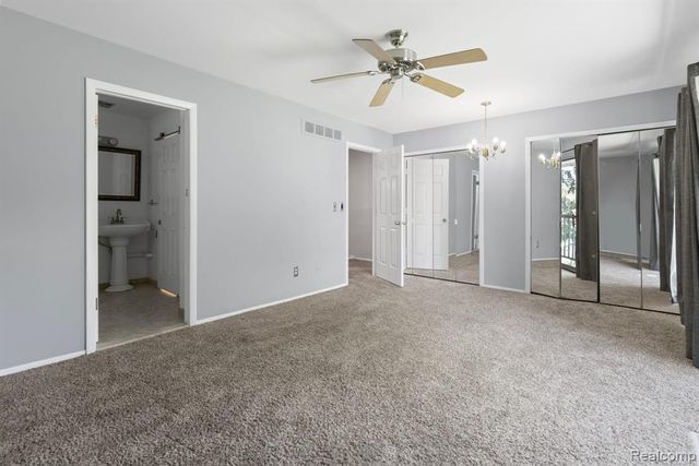 794 Oak Brook Ridge Drive, Rochester Hills, MI 48307