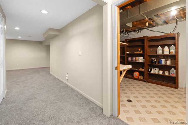 794 Oak Brook Ridge Drive, Rochester Hills, MI 48307