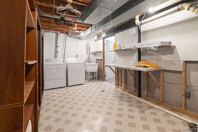 794 Oak Brook Ridge Drive, Rochester Hills, MI 48307