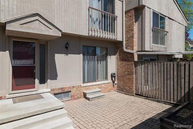 794 Oak Brook Ridge Drive, Rochester Hills, MI 48307