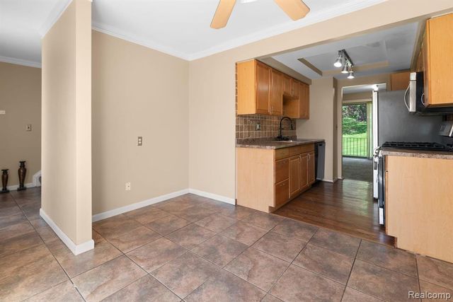 794 Oak Brook Ridge Drive, Rochester Hills, MI 48307