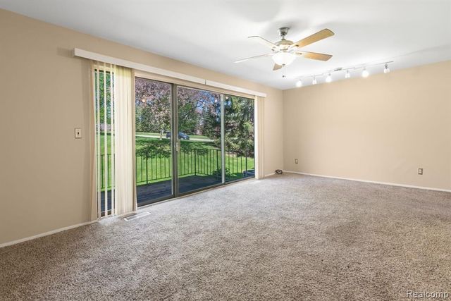 794 Oak Brook Ridge Drive, Rochester Hills, MI 48307