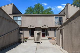 794 Oak Brook Ridge Drive, Rochester Hills, MI 48307