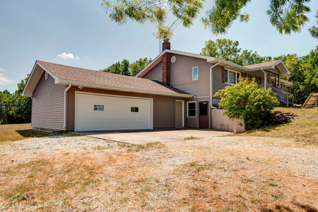 4702 South Farm Road 53, Republic, MO 65738