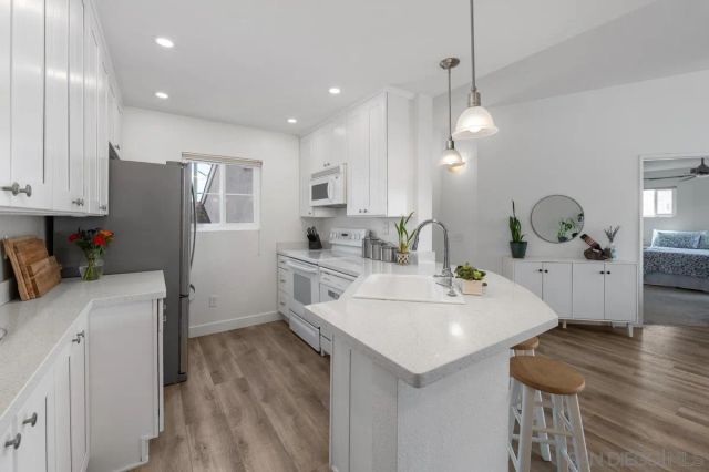 7127 Camino Degrazia 130, San Diego, CA 92111